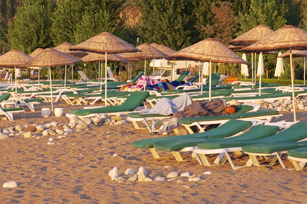 People sleeping the night at Çıralı beach