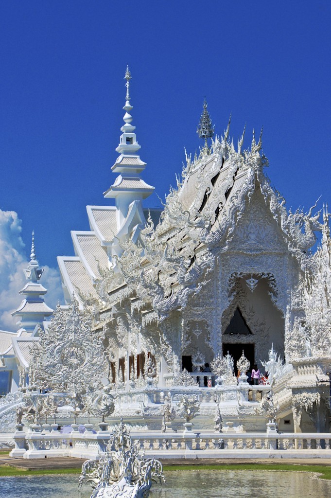 Entry to White Temple Chiang Rai